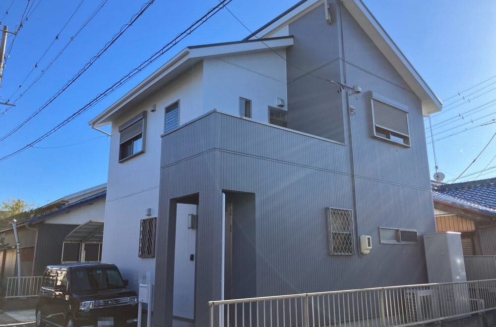 松阪市で外壁塗装、屋根塗装、防水工事をリペイント匠が施工した写真