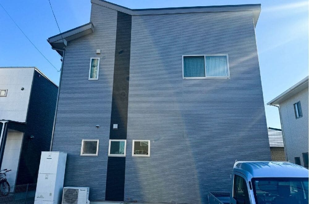 四日市市の外壁塗装、屋根塗装、防水工事をリペイント匠が施工した写真