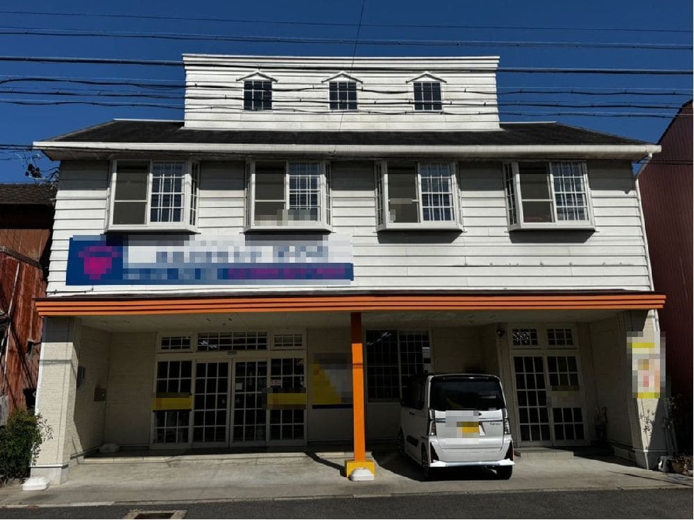 N様(四日市)施工前_外壁全体 (4) 四日市市の外壁塗装、屋根塗装をリペイント匠が施工した写真