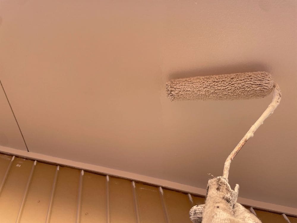 U様(四日市)軒天(上塗り) 四日市市の外壁塗装をリペイント匠が施工した写真