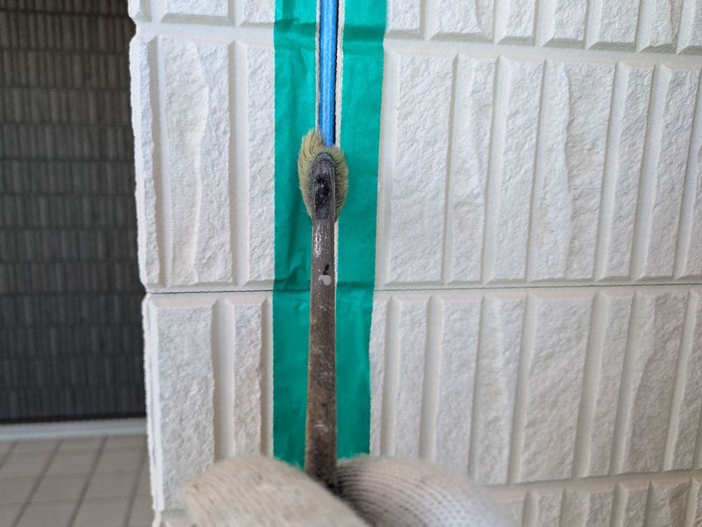 S様(名張市希央台)シール(プライマー塗布) 名張市の外壁塗装をリペイント匠が施工した写真