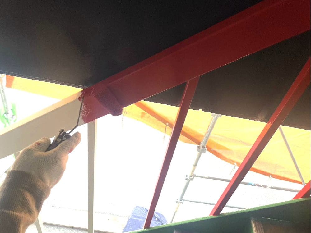 N様(四日市)中塗り (3) 四日市市の外壁塗装、屋根塗装をリペイント匠が施工した写真