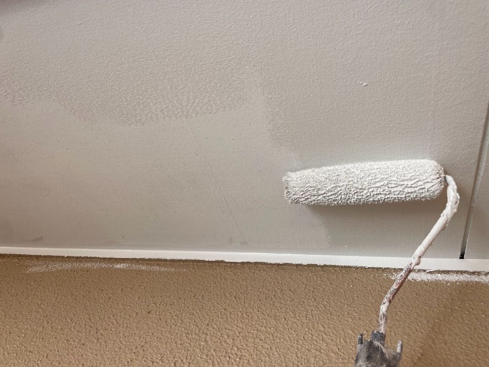 U様(四日市)軒天(中塗り) 四日市市の外壁塗装をリペイント匠が施工した写真