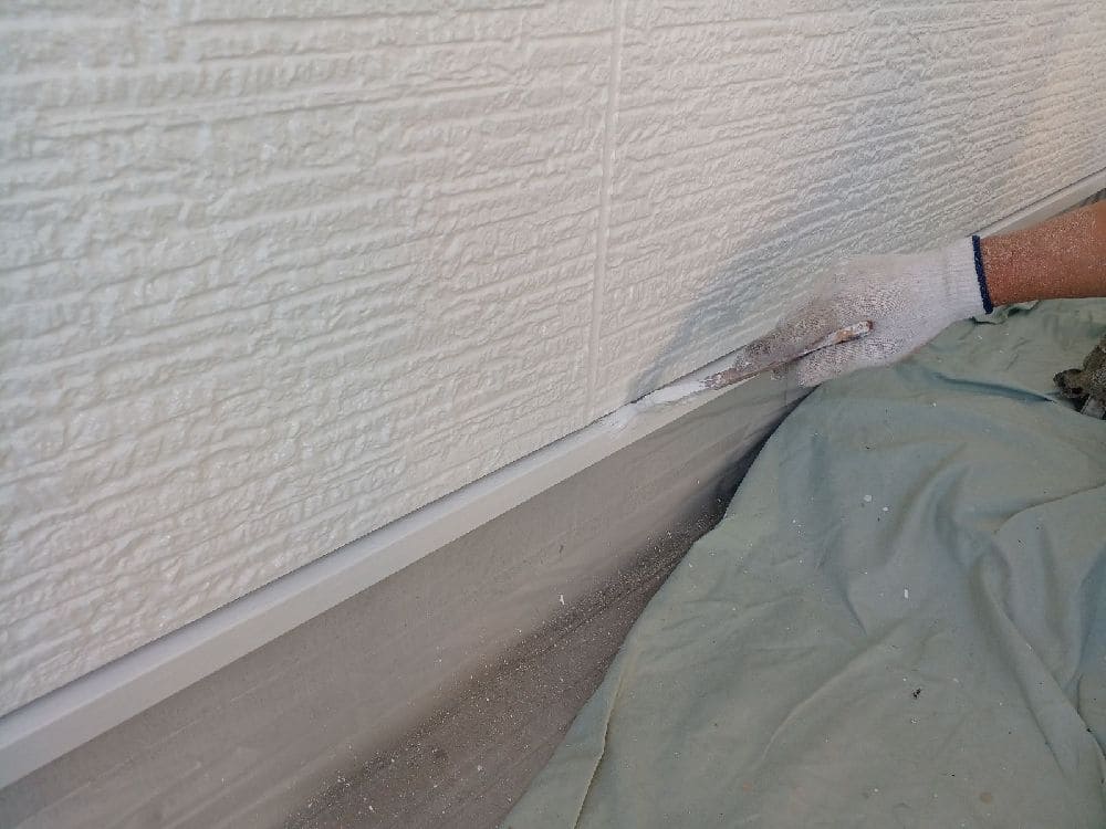 N様(四日市)水切り(上塗り) (2) 四日市市の外壁塗装、屋根塗装をリペイント匠が施工した写真