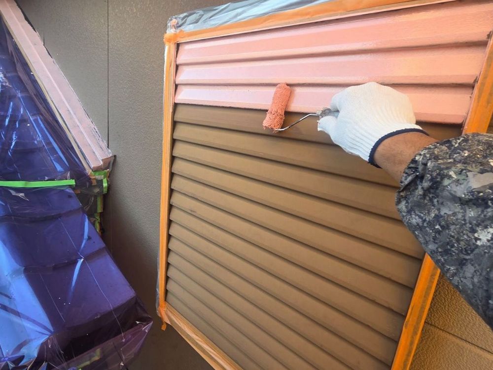 四日市市_N様_雨戸(下塗り) 四日市市の外壁塗装をリペイント匠が施工した写真