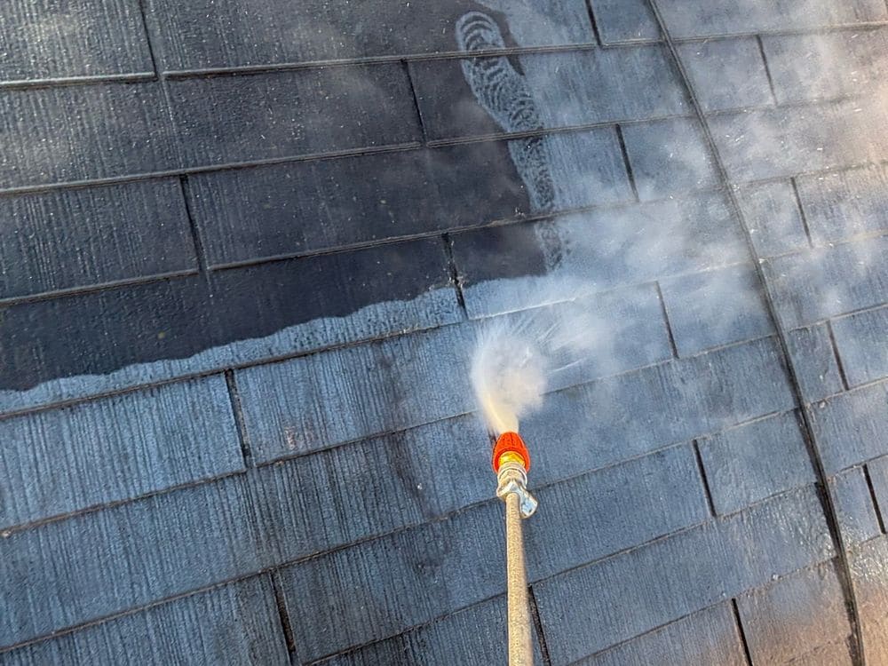 伊勢市の屋根カバー工事をリペイント匠が施工した写真