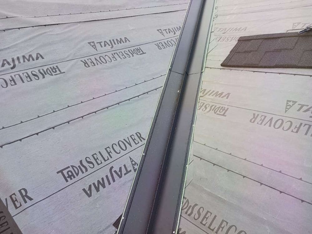 伊賀市の屋根工事をリペイント匠が施工した写真