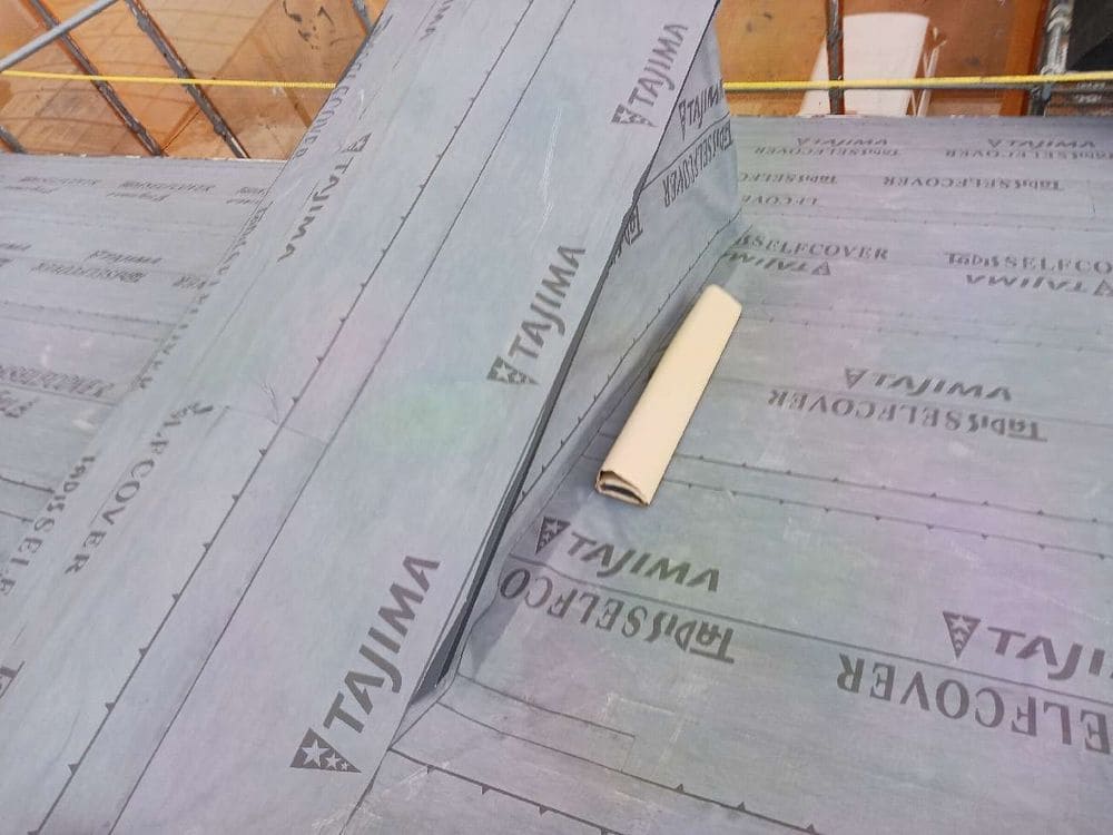 名張市の屋根工事をリペイント匠が施工した写真