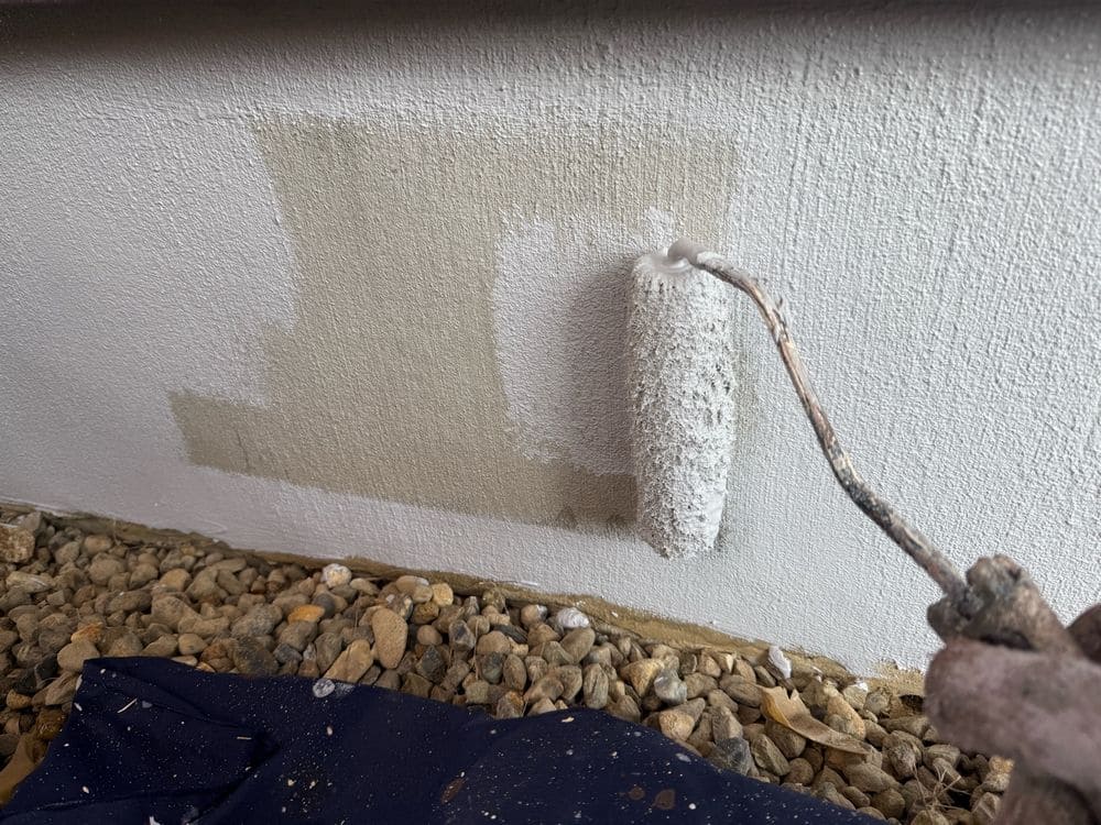 四日市市_S様_基礎(中塗り) 四日市市の外壁塗装をリペイント匠が施工した写真