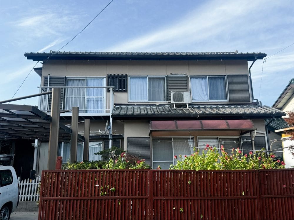 U様(四日市市尾平町)_施工前_外壁全体 (3) 四日市市の外壁塗装をリペイント匠が施工した写真