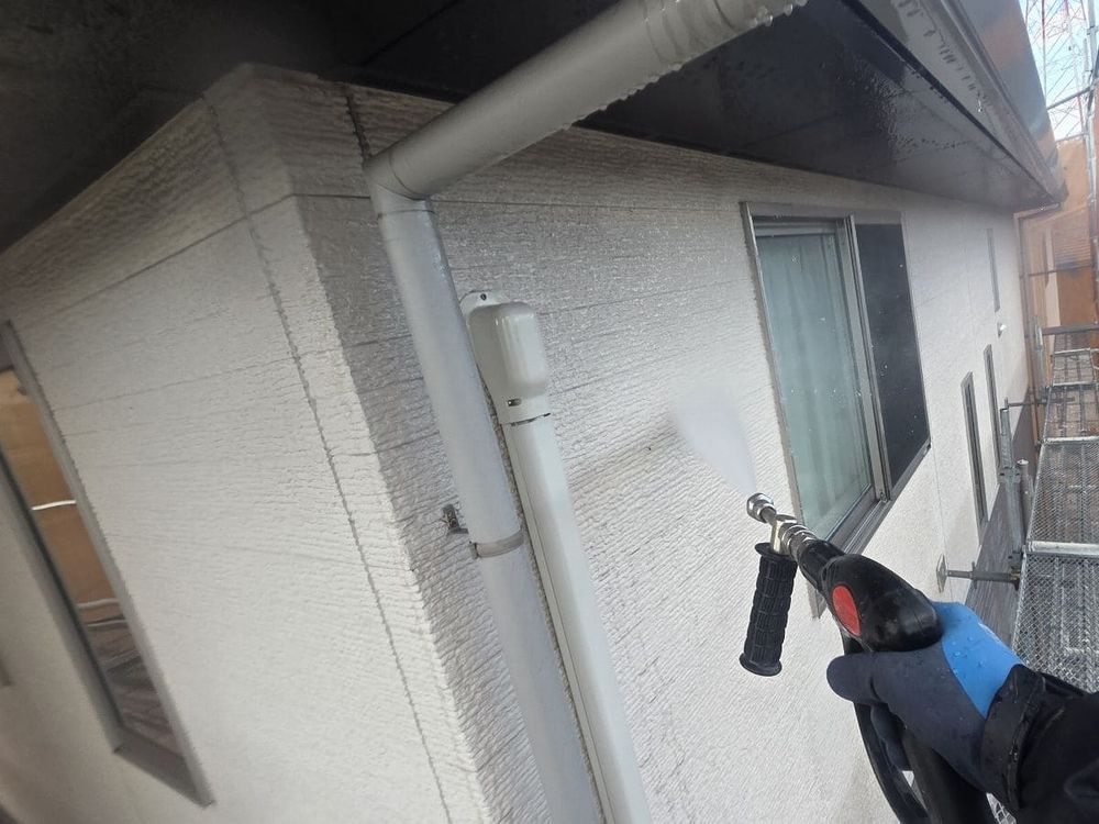 四日市市の外壁塗装をリペイント匠が施工した写真