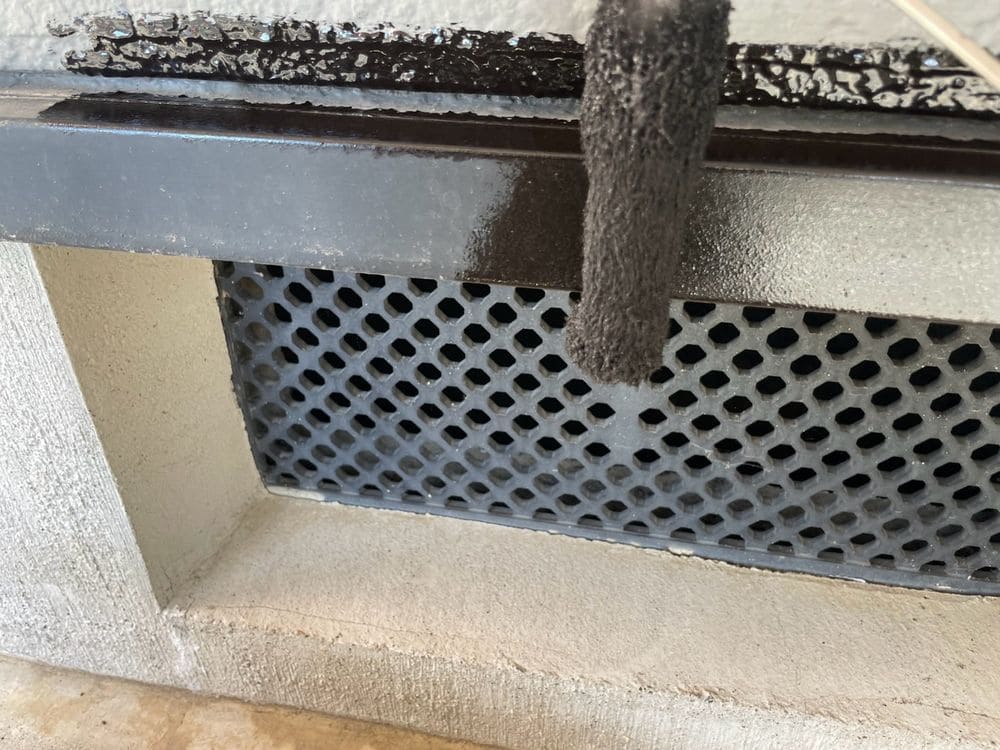 鈴鹿市の外壁塗装、屋根塗装をリペイント匠が施工した写真