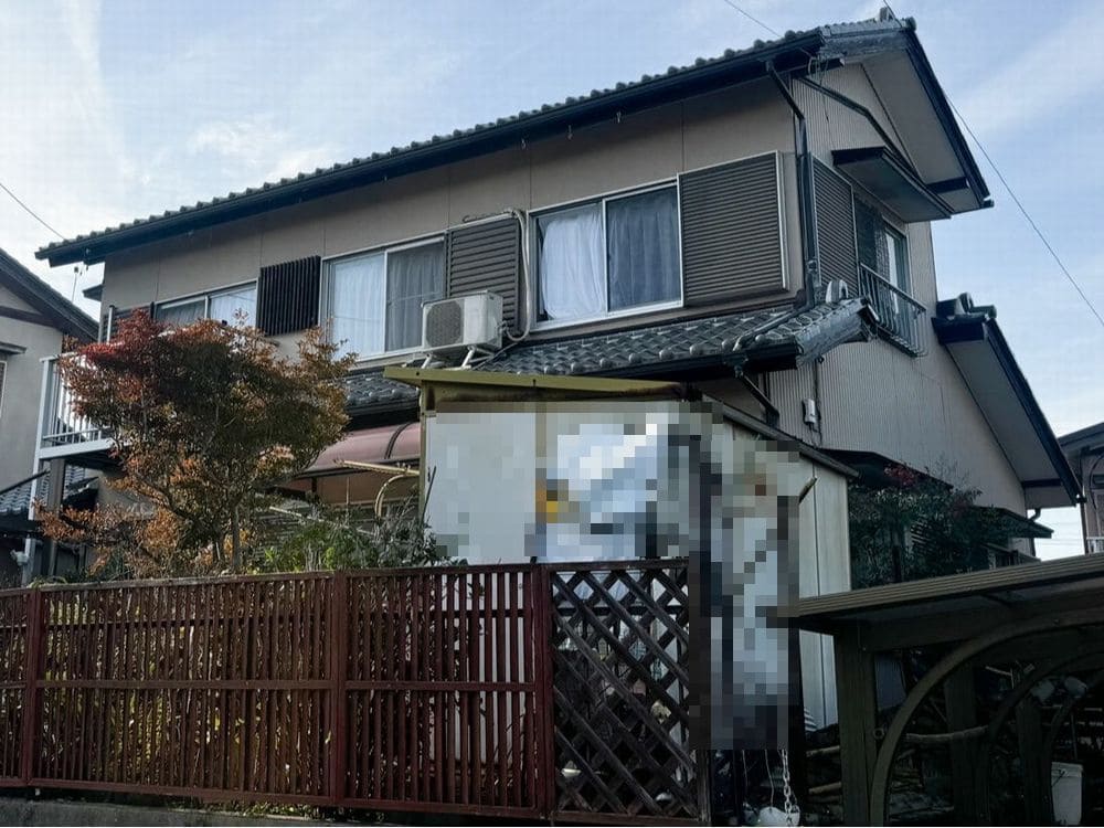 U様(四日市市尾平町)_施工前_外壁全体 (2) 四日市市の外壁塗装をリペイント匠が施工した写真