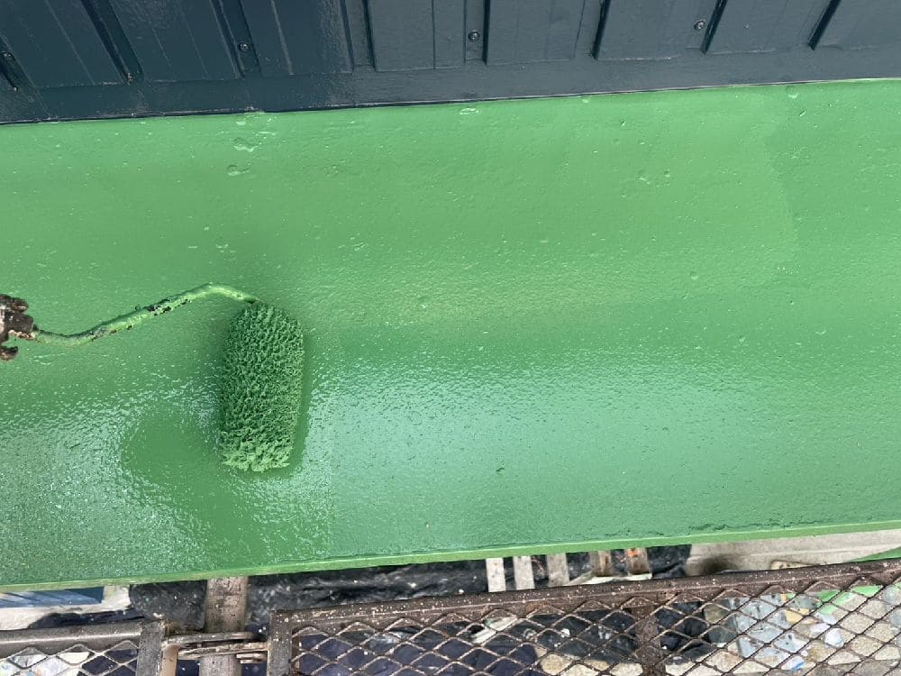 N様(四日市)庇(上塗り) (2) 四日市市の外壁塗装、屋根塗装をリペイント匠が施工した写真