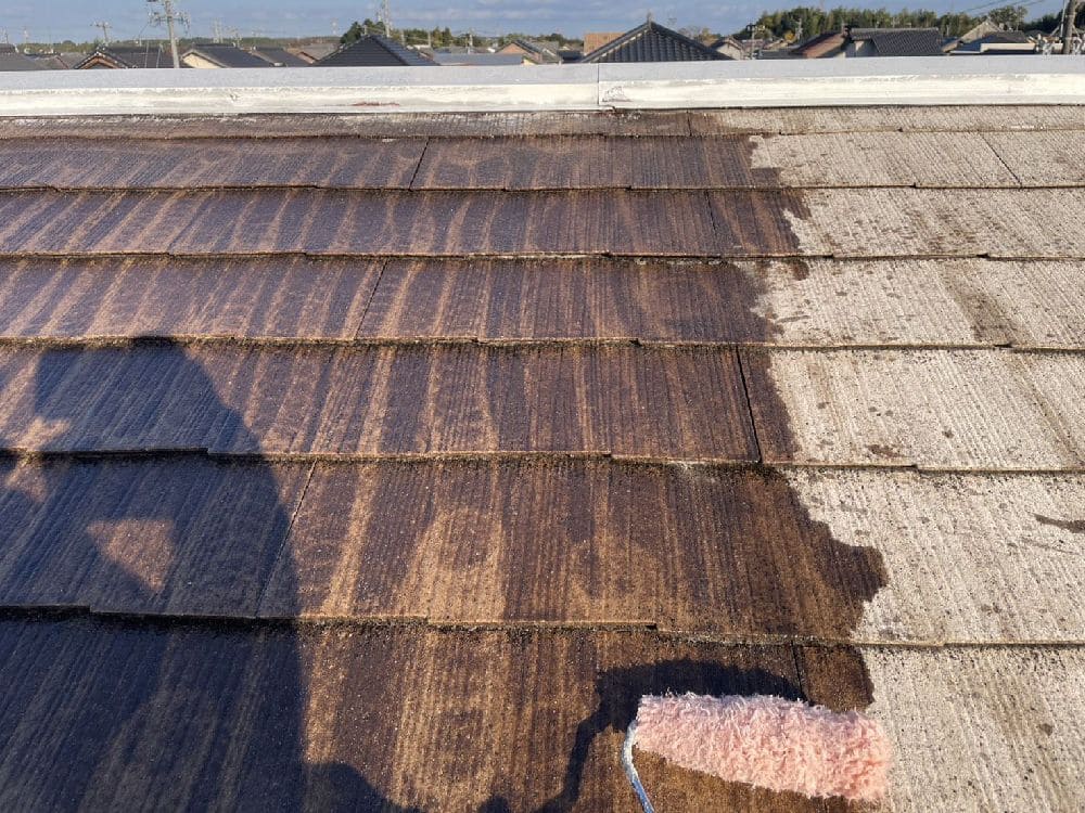 N様(四日市)屋根(下塗り2) 四日市市の外壁塗装、屋根塗装をリペイント匠が施工した写真