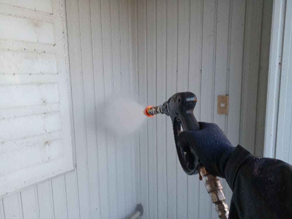 N様(四日市)高圧洗浄(外壁) (4) 四日市市の外壁塗装、屋根塗装をリペイント匠が施工した写真