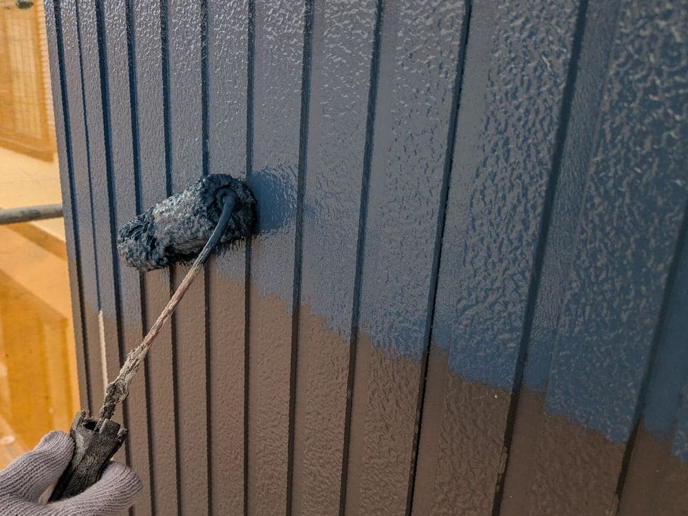 S様(名張市希央台)外壁(中塗り1) 名張市の外壁塗装をリペイント匠が施工した写真