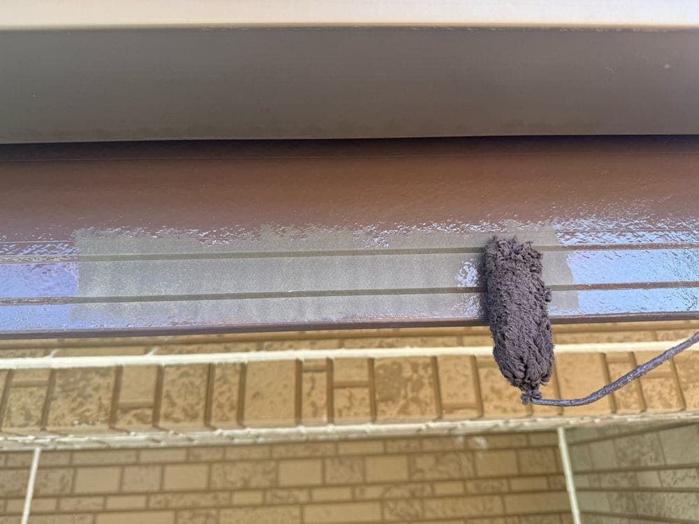 四日市市_S様_鼻隠し(中塗り) 四日市市の外壁塗装をリペイント匠が施工した写真