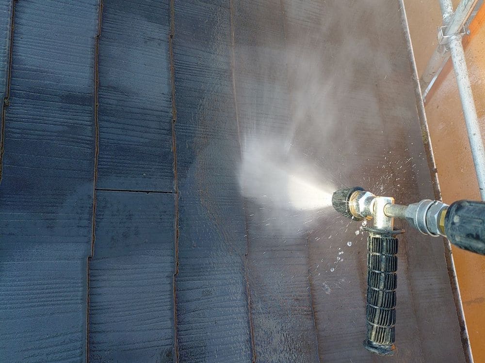 伊賀市の屋根工事をリペイント匠が施工した写真