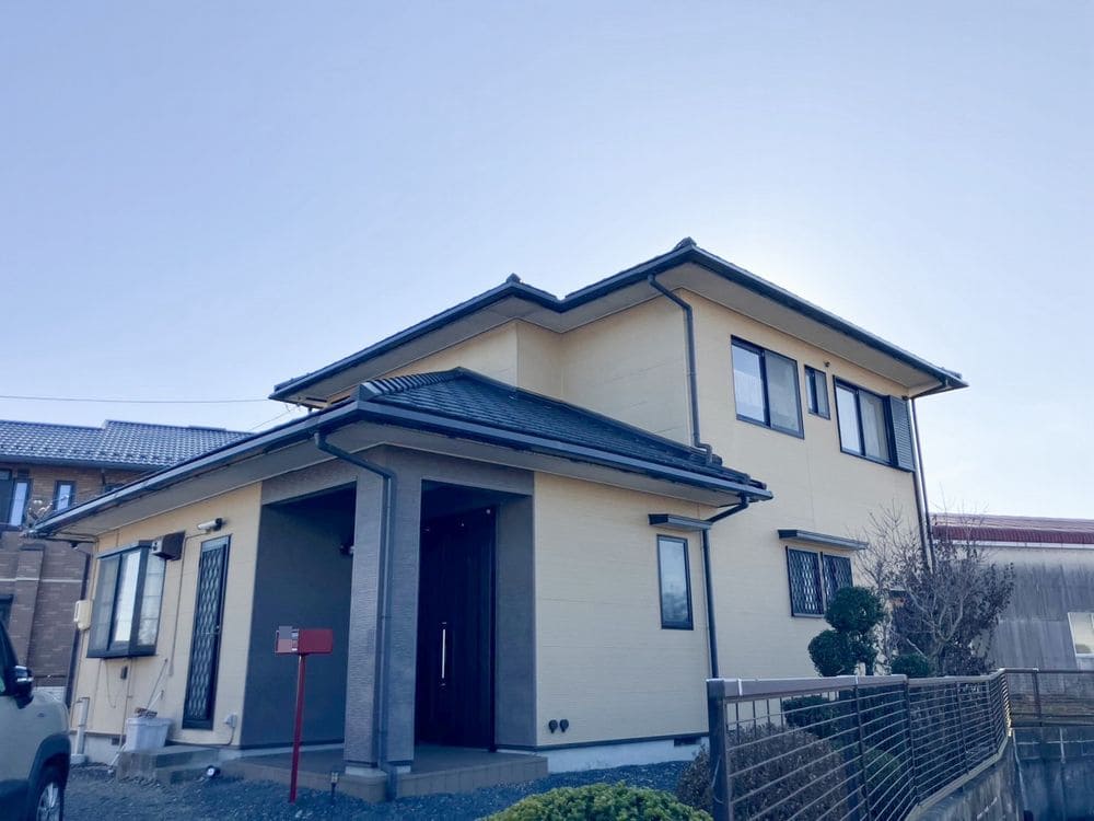 N様(鈴鹿市)施工前_外壁全体 鈴鹿市の外壁塗装をリペイント匠が施工した写真