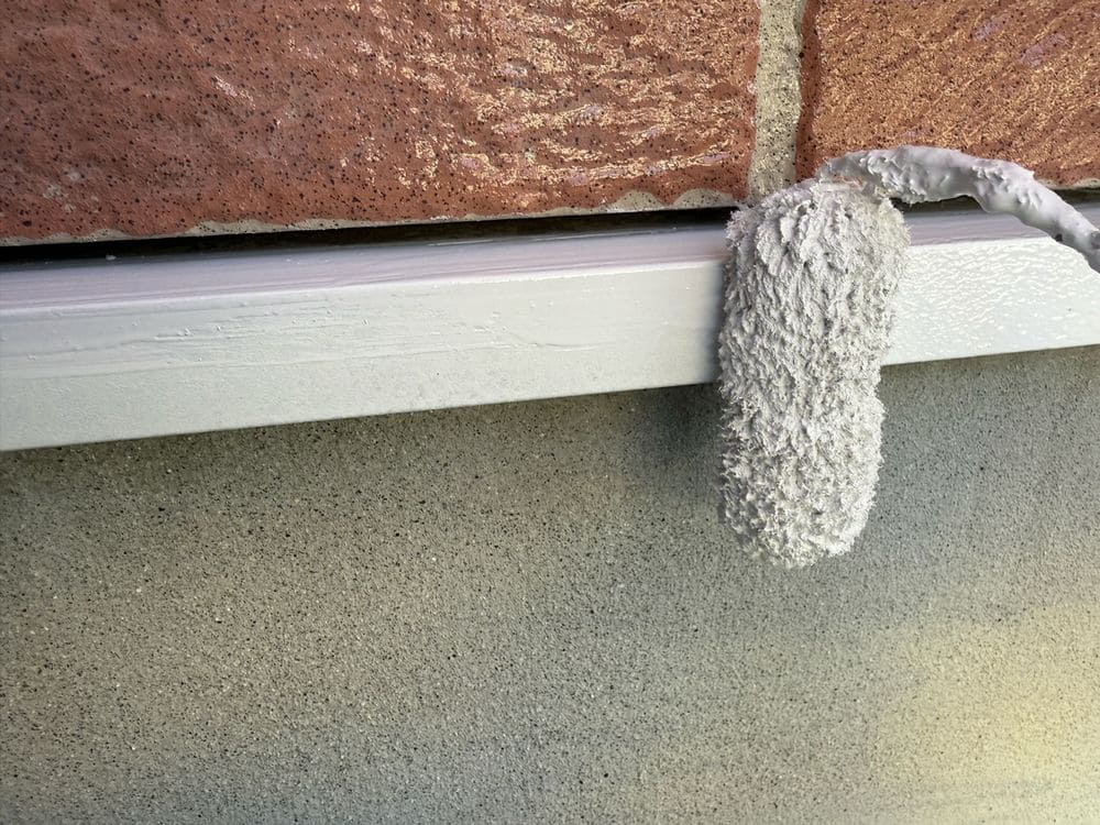 三重郡菰野町_I様_水切り(中塗り) 三重郡菰野町の外壁塗装をリペイント匠が施工した写真