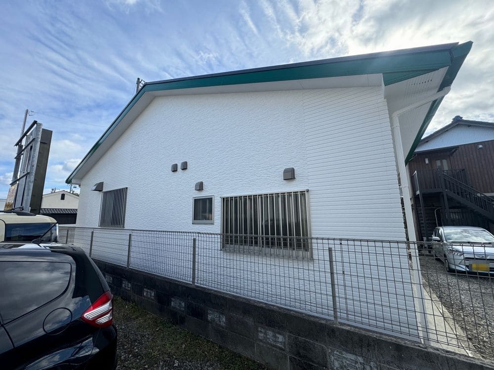 四日市市の外壁・屋根塗装をリペイント匠が施工した写真