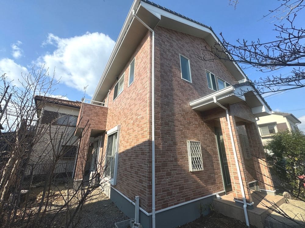 三重郡菰野町_I様_施工後_外壁全体② 三重郡菰野町の外壁塗装をリペイント匠が施工した写真