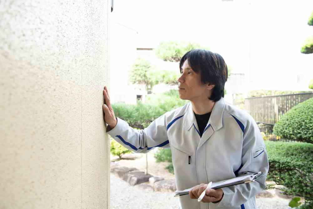 自分でできる外壁チェック｜業者に頼む前に確認したいポイント