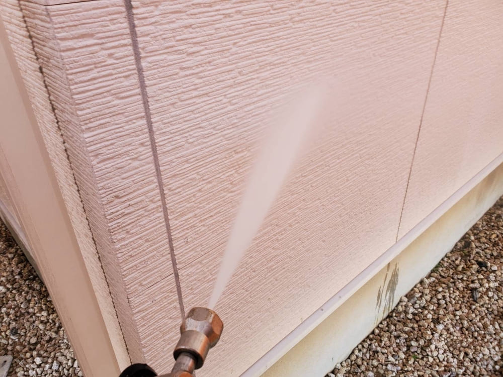 M様(亀山)高圧洗浄(外壁) (3) 亀山市の外壁塗装、防水工事をリペイント匠が施工した写真