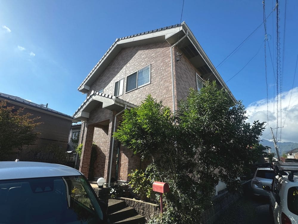 三重郡菰野町_I様_施工前_外壁全体③ 三重郡菰野町の外壁塗装をリペイント匠が施工した写真