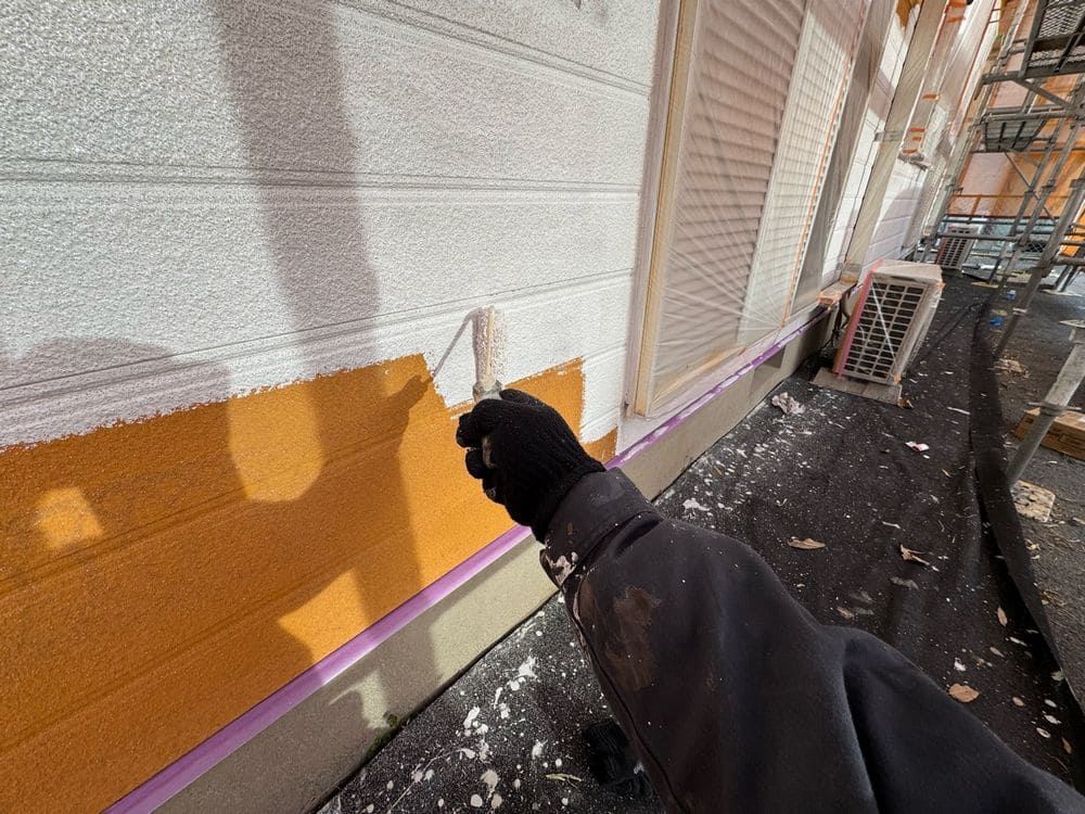 四日市市_O様_外壁①(下塗り) 四日市市の外壁・屋根塗装をリペイント匠が施工した写真