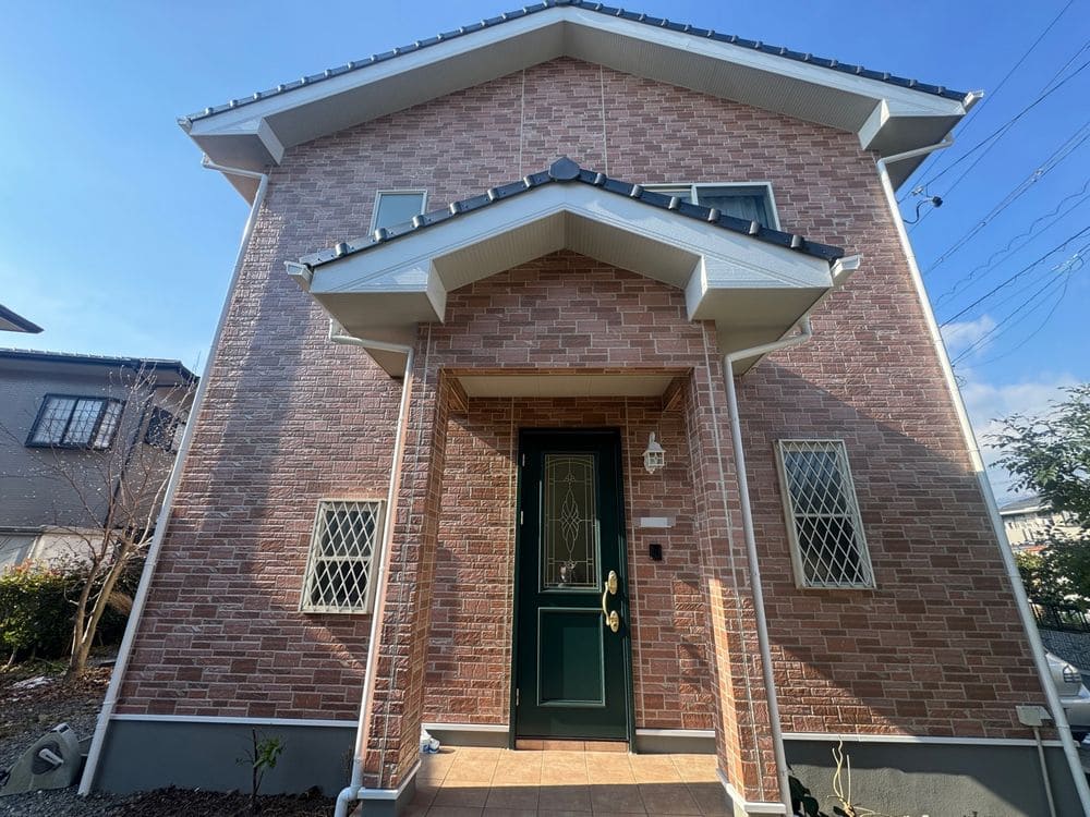 三重郡菰野町_I様_施工後_外壁全体① 三重郡菰野町の外壁塗装をリペイント匠が施工した写真