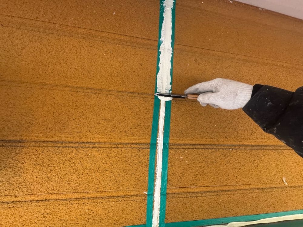 四日市市_O様_シール(打ちならし) 四日市市の外壁・屋根塗装をリペイント匠が施工した写真