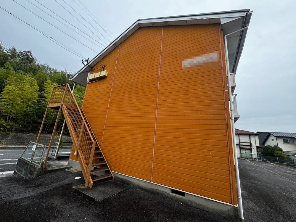 四日市市_O様_施工前_外壁全体③ 四日市市の外壁・屋根塗装をリペイント匠が施工した写真