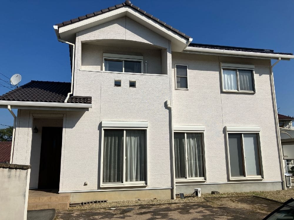 M様(亀山)施工前_外壁全体 (4) 亀山市の外壁塗装、防水工事をリペイント匠が施工した写真