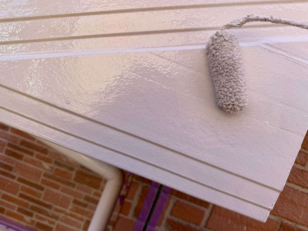 三重郡菰野町_I様_破風(上塗り) 三重郡菰野町の外壁塗装をリペイント匠が施工した写真