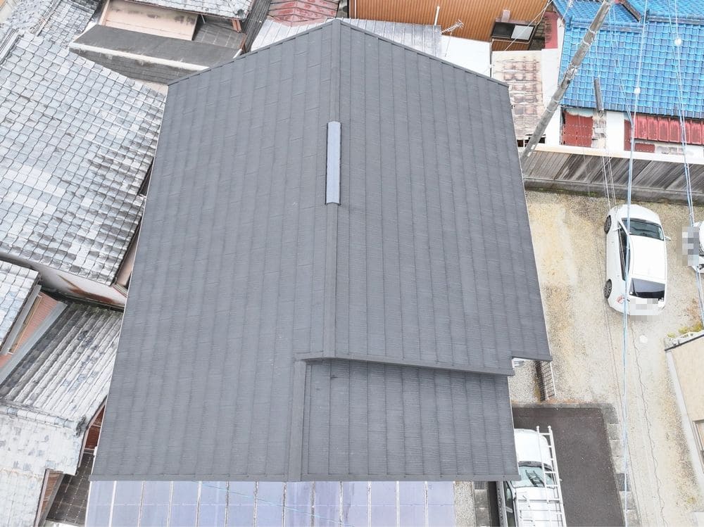 施工後_屋根全体 (2) 尾鷲市の外壁塗装・屋根工事・防水工事をリペイント匠が施工した写真