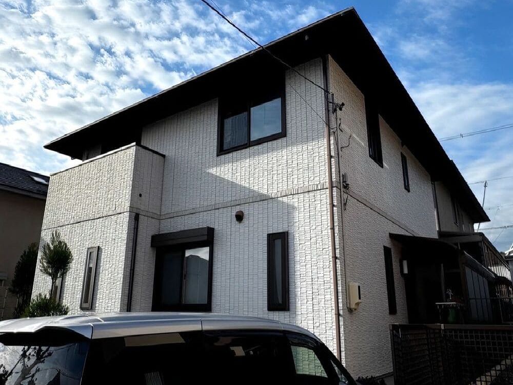 K様(亀山)_施工前_外壁全体 (3) 亀山市で外壁塗装をリペイント匠が施工した写真