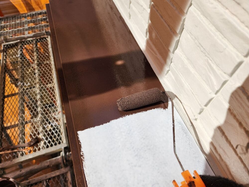 K様(亀山)シャッターボックス(中塗り) 亀山市で外壁塗装をリペイント匠が施工した写真