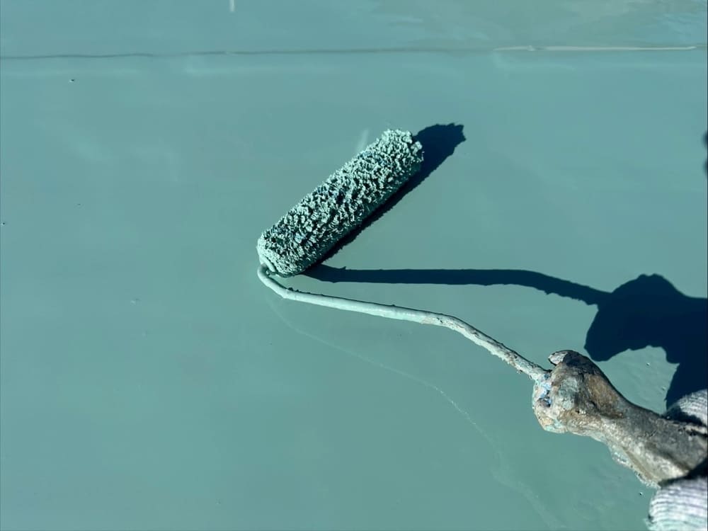 K様(津)防水(2層目) 津市の外壁塗装、防水工事をリペイント匠が施工した写真