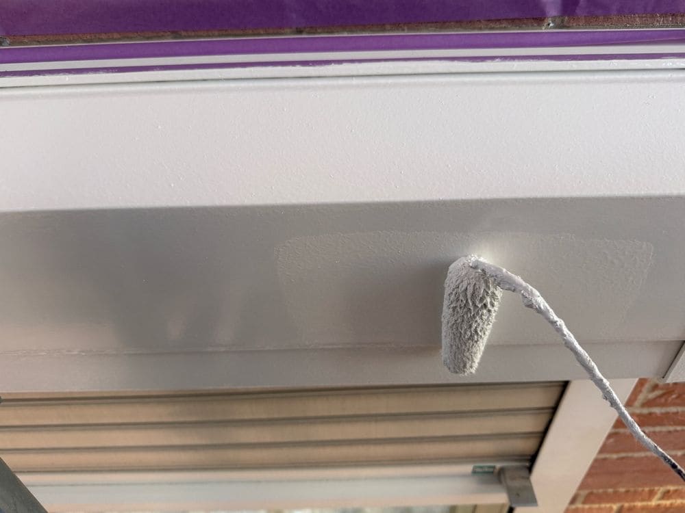 三重郡菰野町_I様_シャッターボックス(上塗り) 三重郡菰野町の外壁塗装をリペイント匠が施工した写真