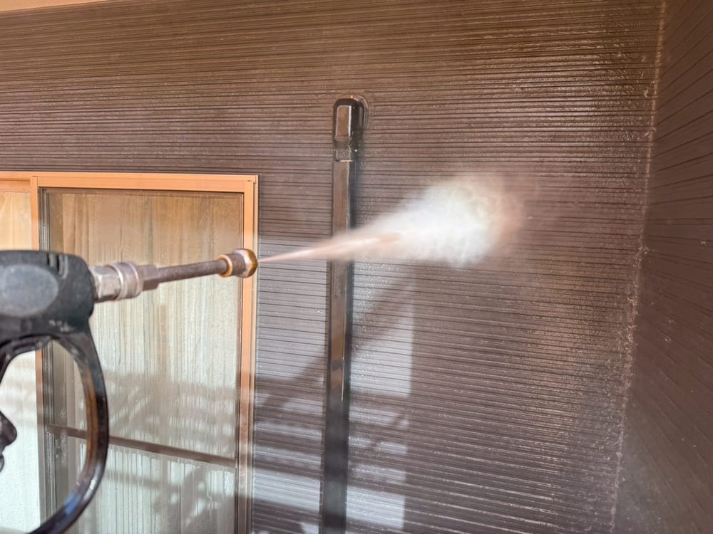 亀山市の外壁塗装、防水工事をリペイント匠が施工した写真