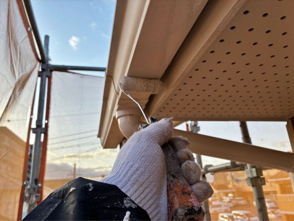 津市久居 T様樋中塗り 津市の外壁塗装をリペイント匠が施工した写真