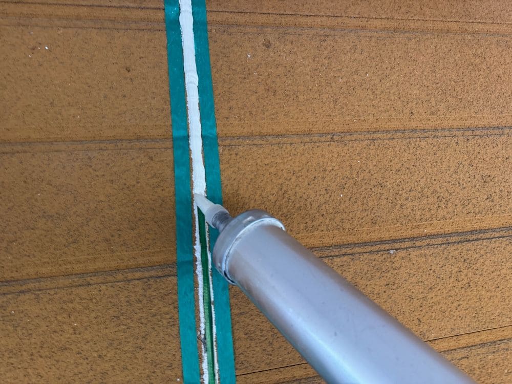 四日市市_O様_シール(打設目地) 四日市市の外壁・屋根塗装をリペイント匠が施工した写真