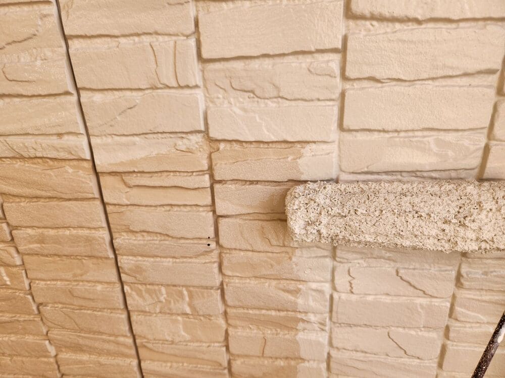 K様(亀山)_外壁(中塗り2) 亀山市で外壁塗装をリペイント匠が施工した写真