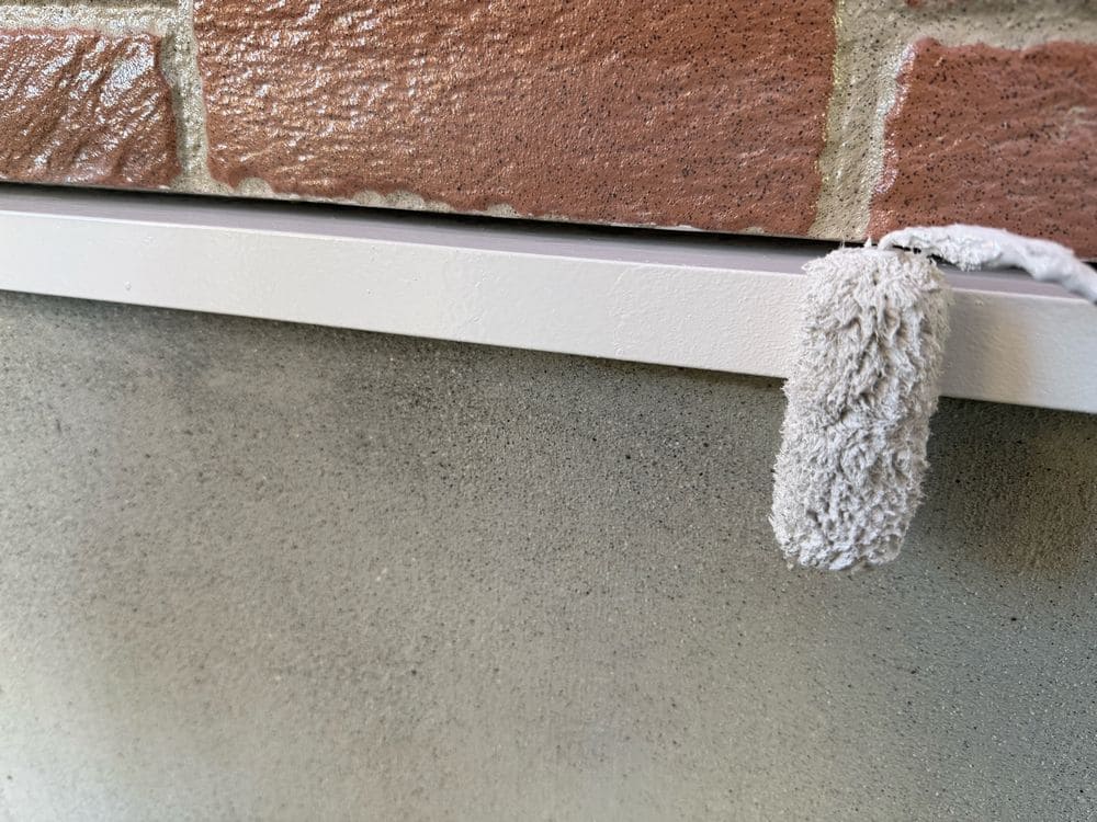 三重郡菰野町_I様_水切り(上塗り) 三重郡菰野町の外壁塗装をリペイント匠が施工した写真