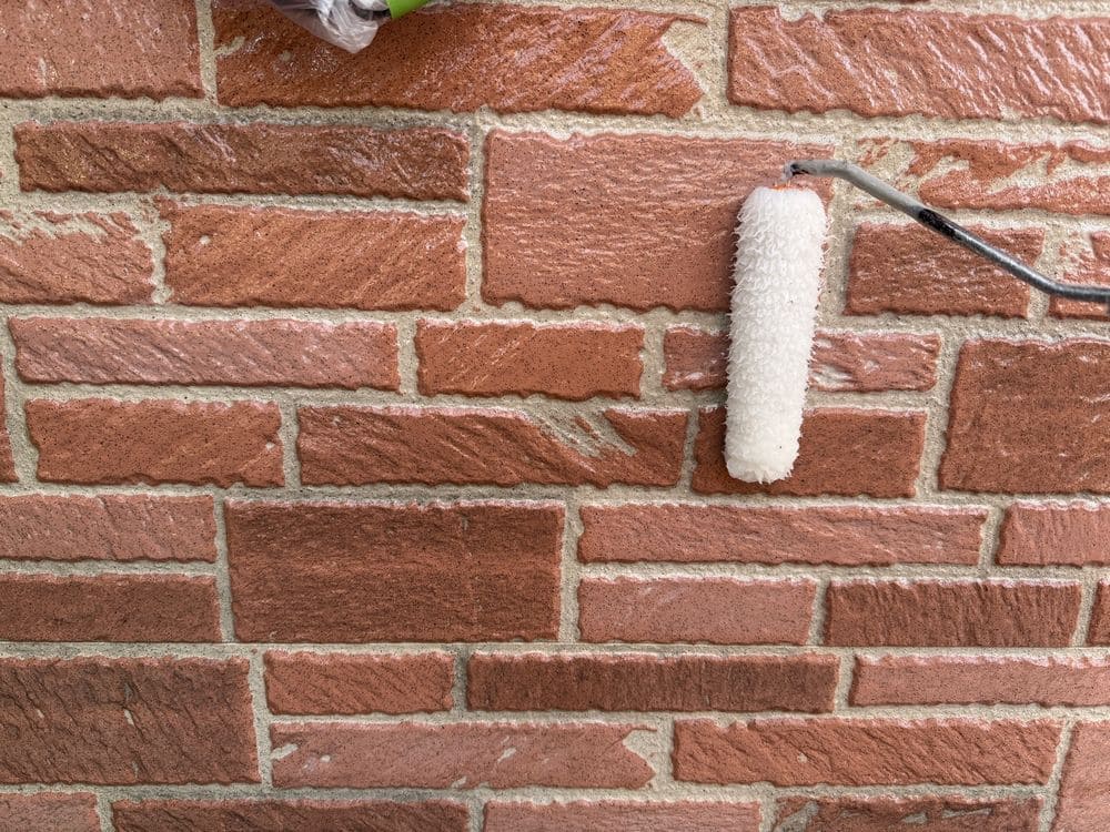 三重郡菰野町_I様_外壁(クリヤー2層目) 三重郡菰野町の外壁塗装をリペイント匠が施工した写真