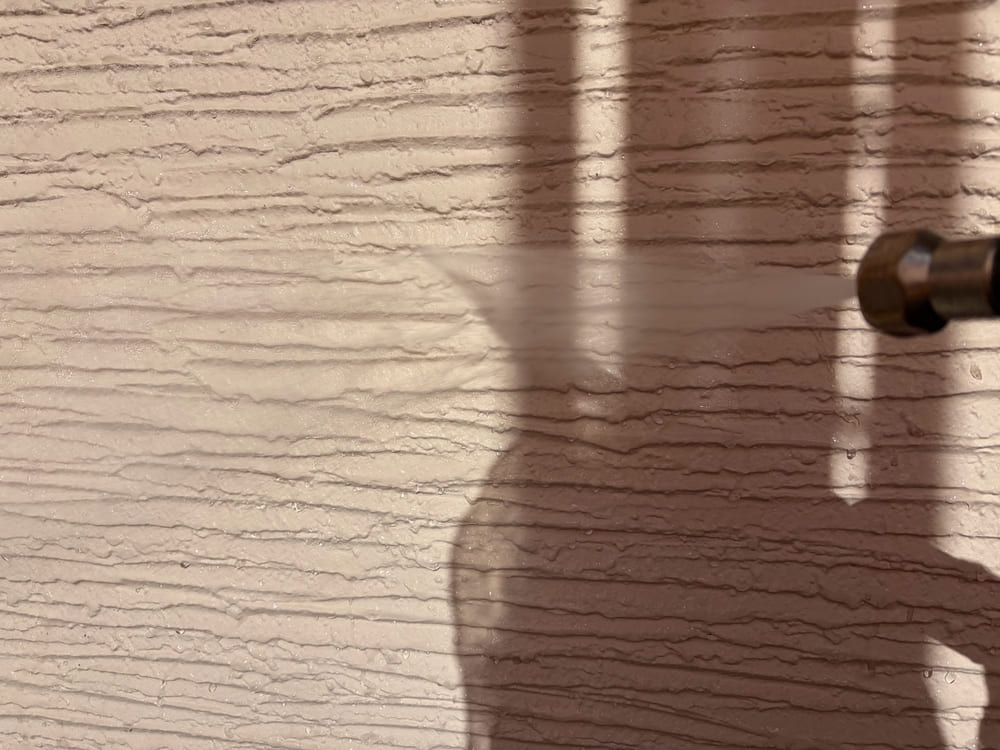 亀山市の外壁塗装をリペイント匠が施工した写真