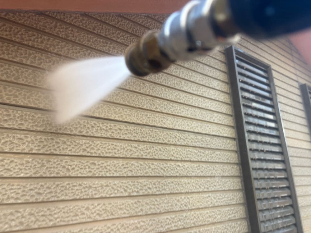 四日市市の外壁塗装をリペイント匠が施工した写真