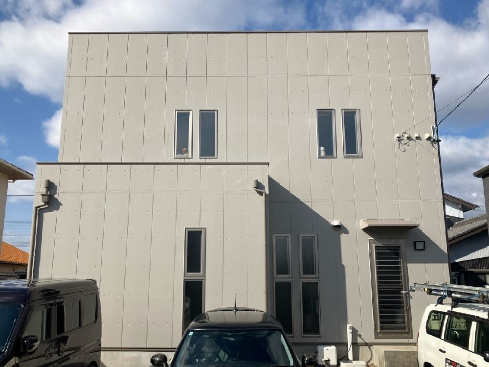 亀山市の外壁塗装、防水工事をリペイント匠が施工した写真